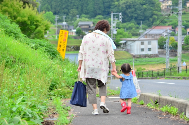 今と昔の子育て方法違い